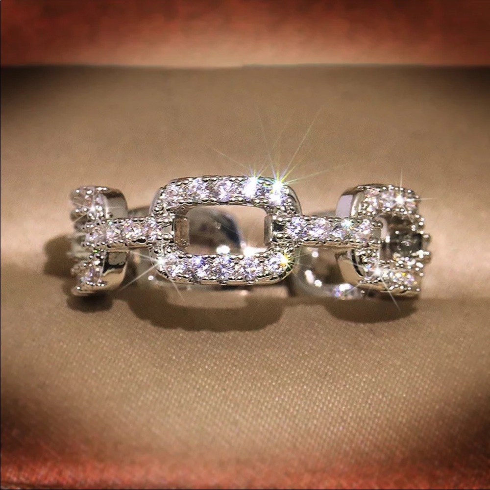 *NEW*Luxury Creative Womens Diamond Ring - Picture 3 of 4